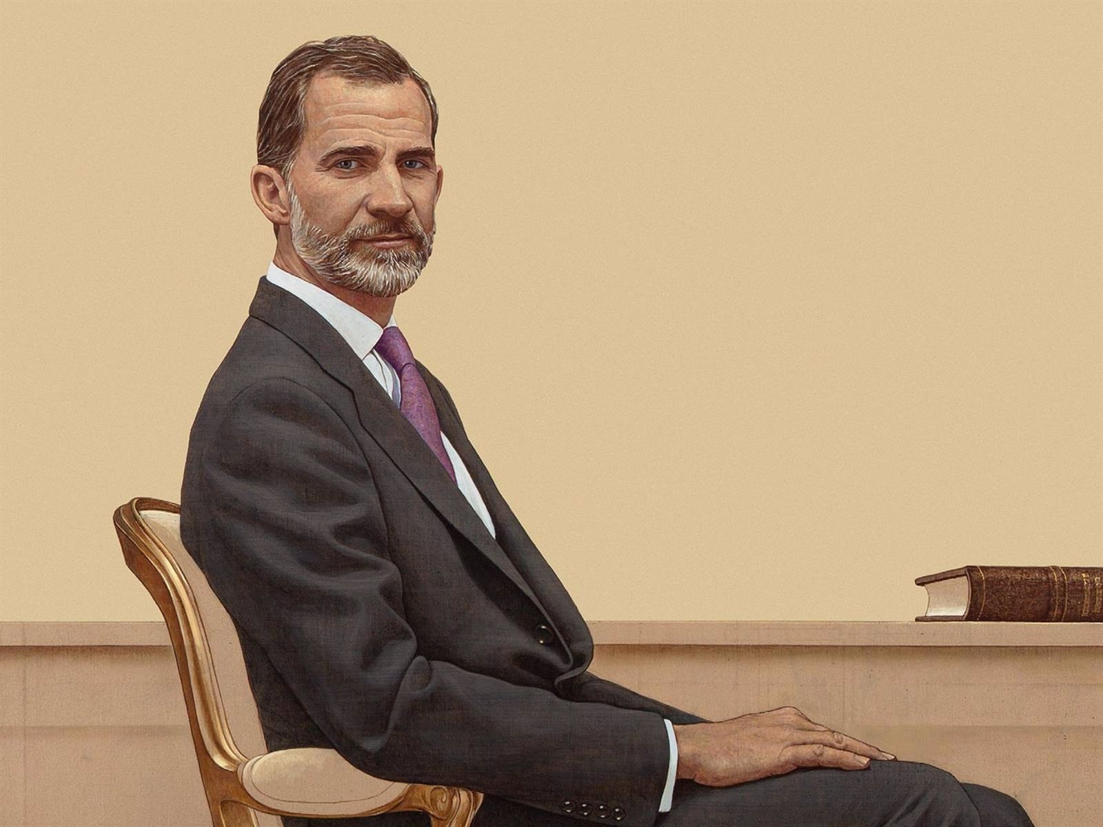 Imagen del Rey Felipe VI que enmarca la portada del libro Felipe VI, un reinado convulso. | FOTO: PLANETA