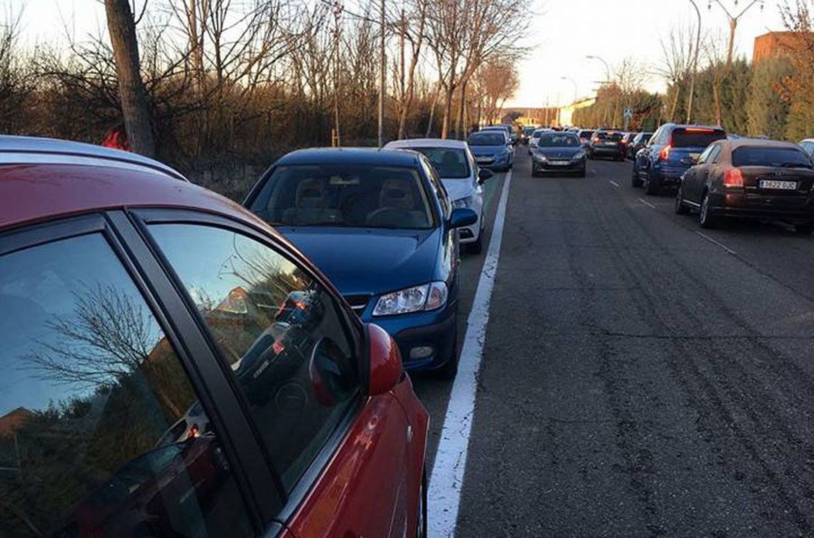 Ciudadanos Zamora coches estacionados Corazón de María (01 12 2017)