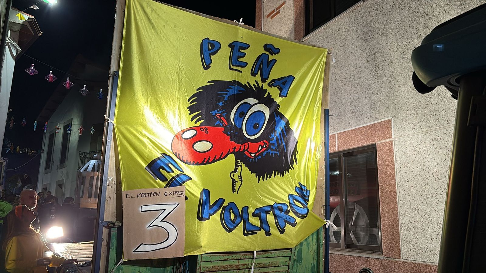 Desfile de carrozas en Pereña