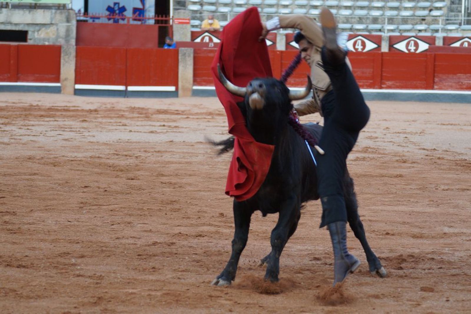 clase-practica-de-tauromaquia-35