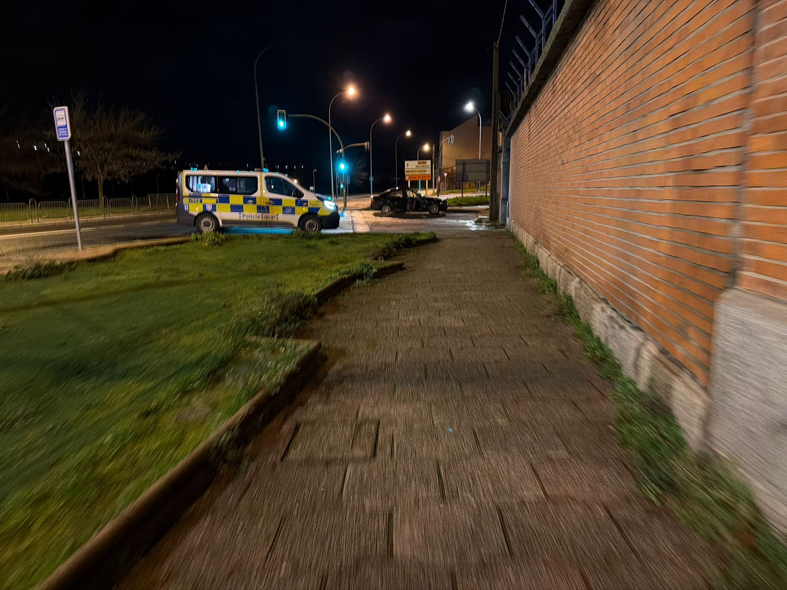 Los Bomberos excarcelan a un hombre tras un fuerte choque en la calle Buenaventura
