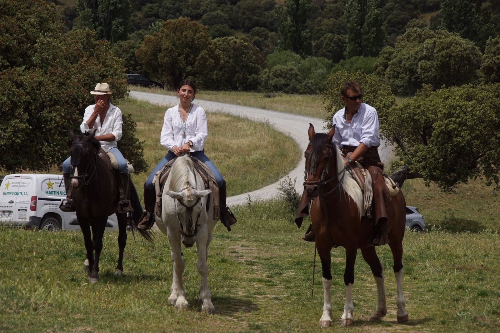 Valdejimena sale a los campos en su romería para honrar a su patrona