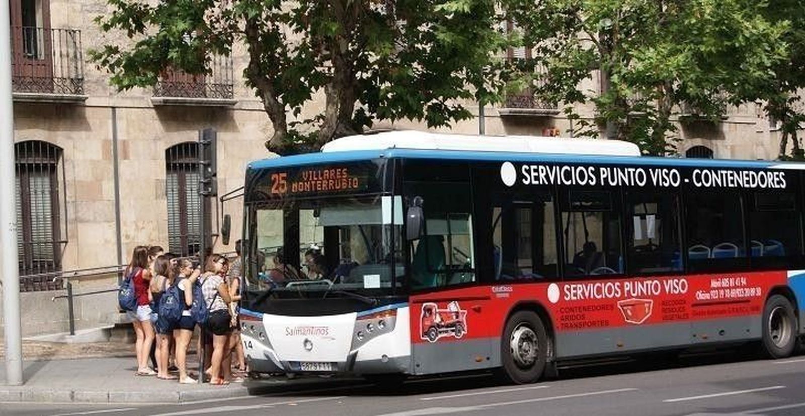 Los ayuntamientos decidirán si recortan la frecuencia del bus o si asumen el déficit