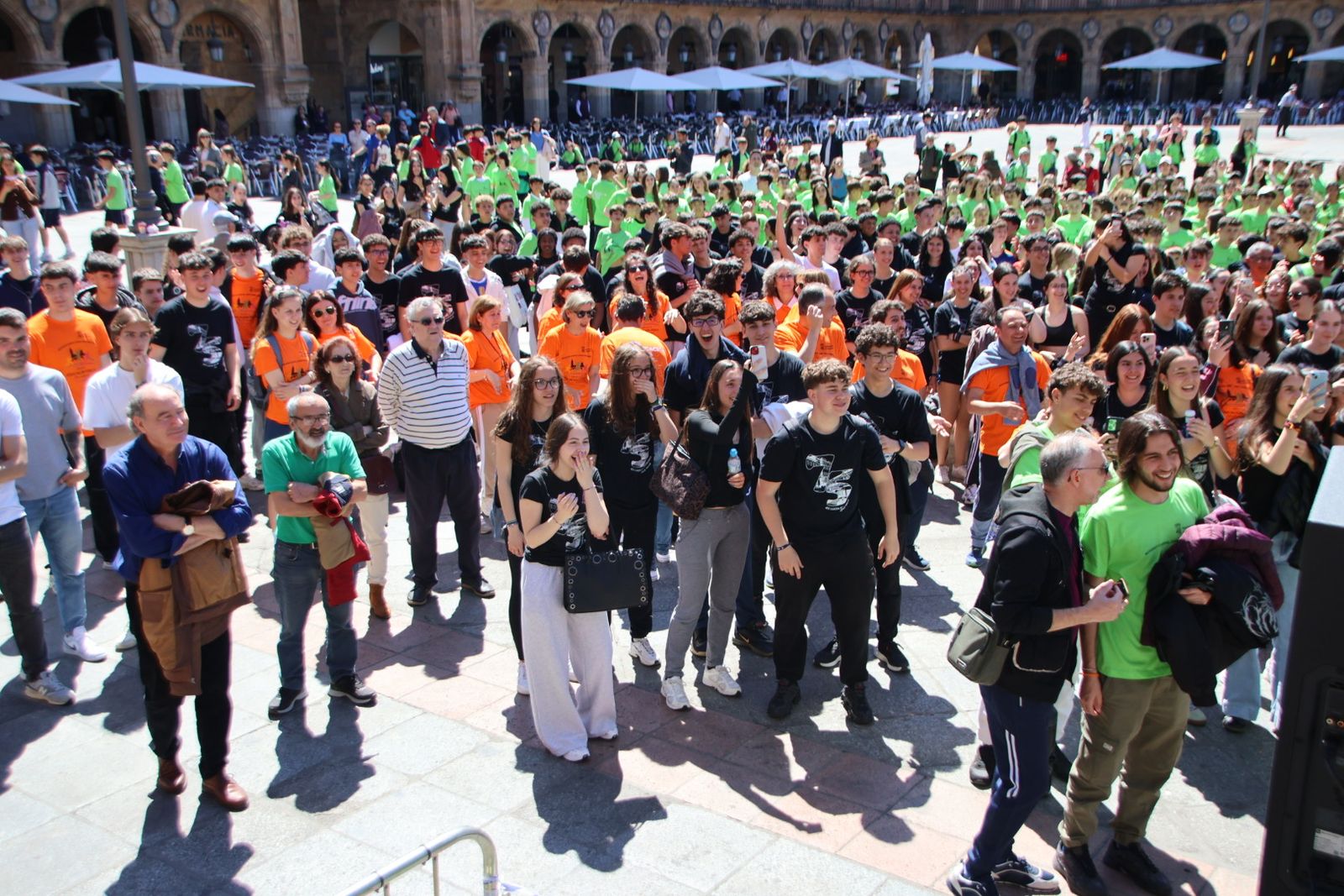 El alcalde de Salamanca, Carlos García Carbayo, participa en el Día de la Educación Física en la calle