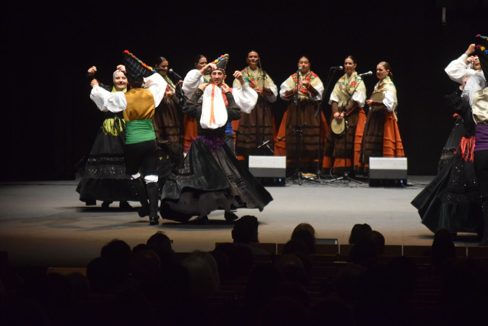 gala-de-clausura-del-festival-internacional-de-folklore-de-zamora-54