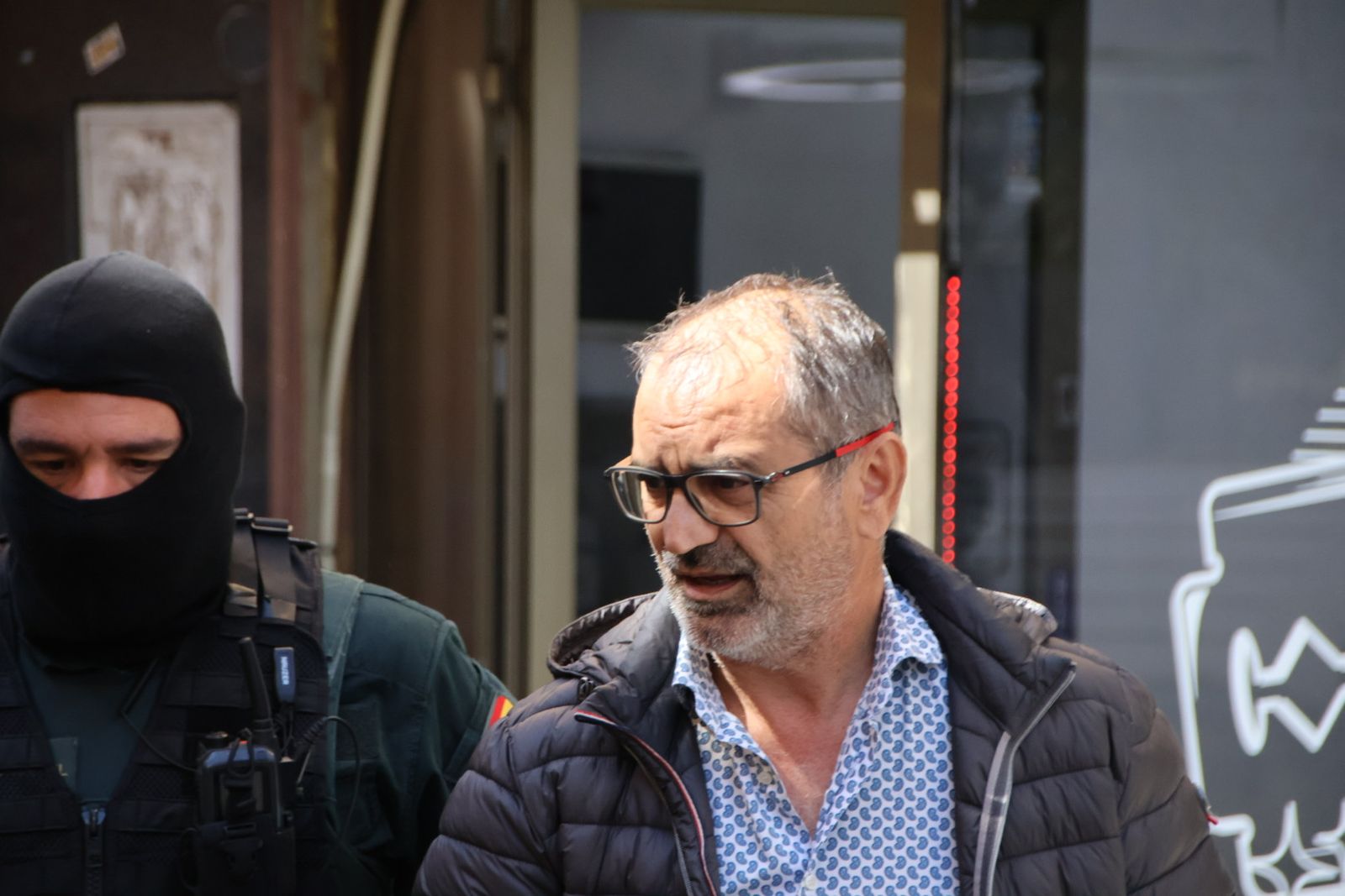 Detención del exalcalde de Trabanca en una redada de la Guardia Civil en la calle Alfonso de Castro