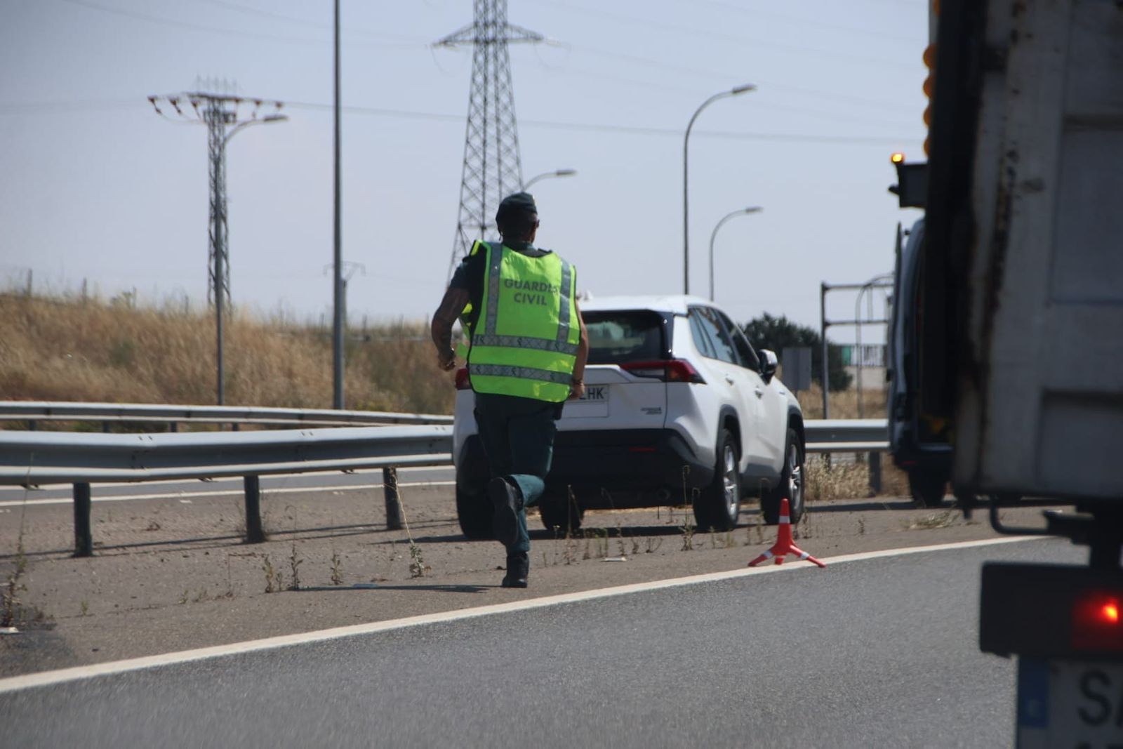 Accidente de tráfico entre un camión y un vehículo en la A-62 a la altura de Villares de la Reina