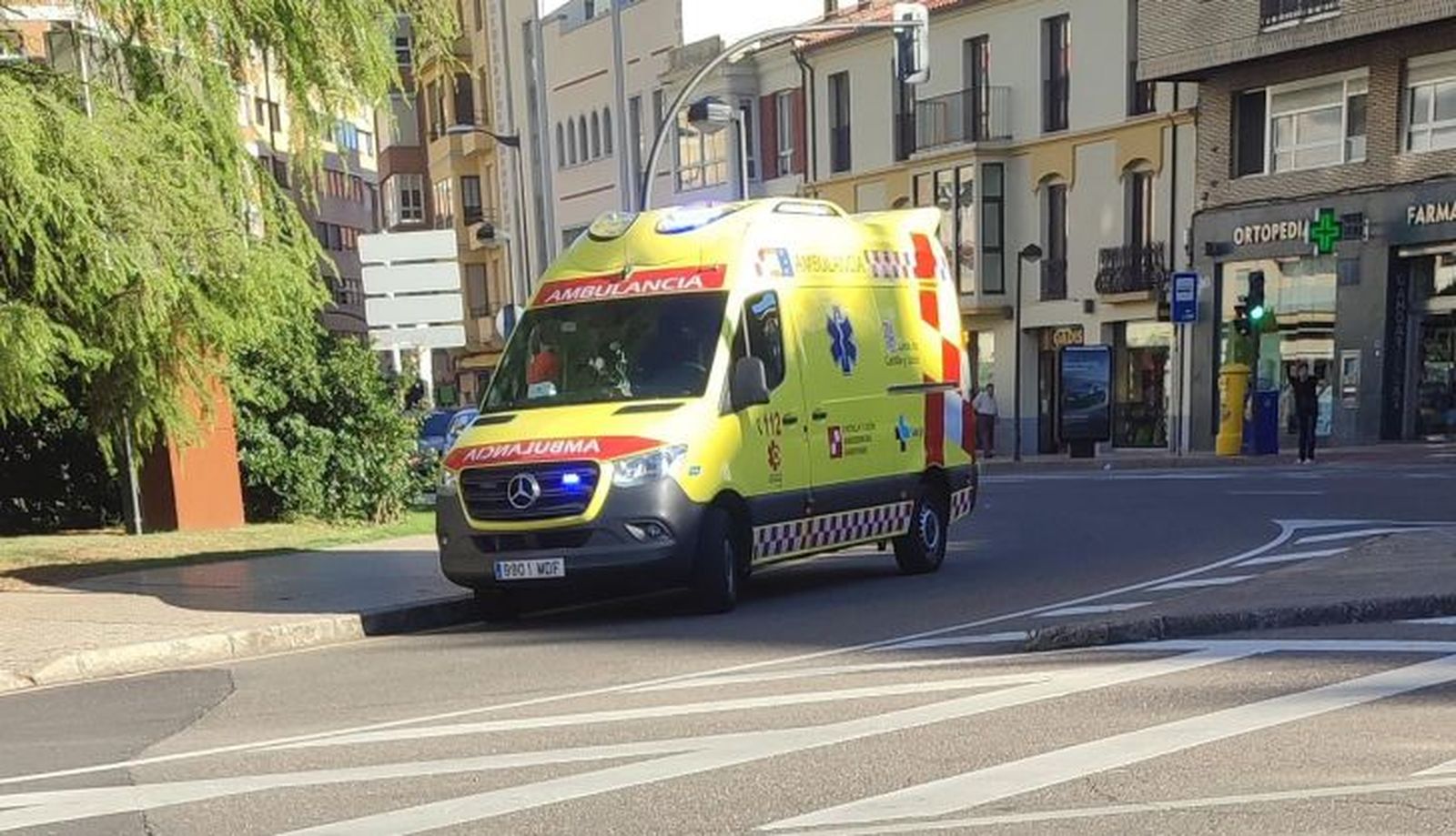 La ambulancia en el lugar del incidente este lunes