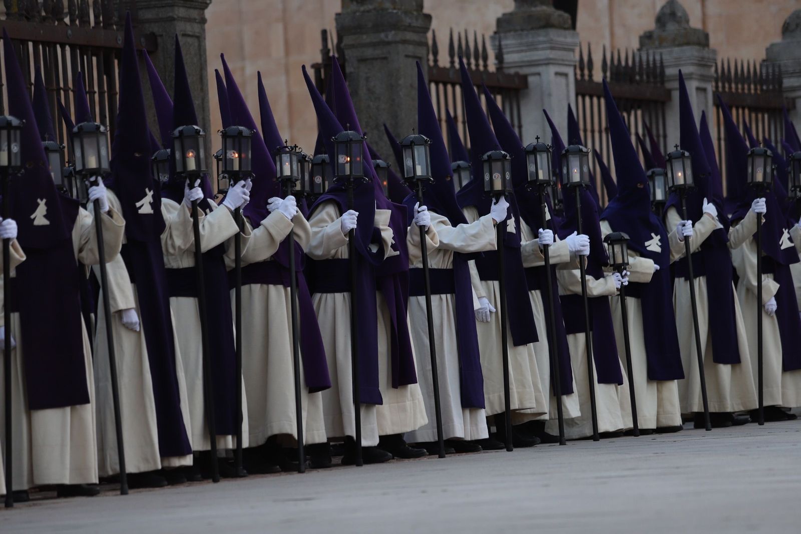 Cofradía del Vía Crucis 2022. Foto María Lorenzo (10)