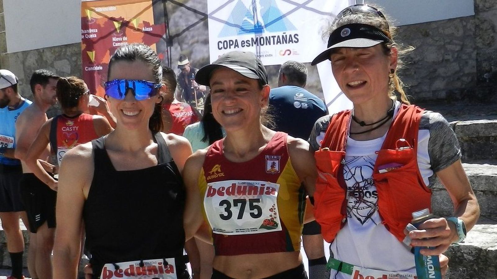 Verónica Sánchez ganadora VII Carrera Media Montaña Arrebatacapas de Candelario.Salamanca