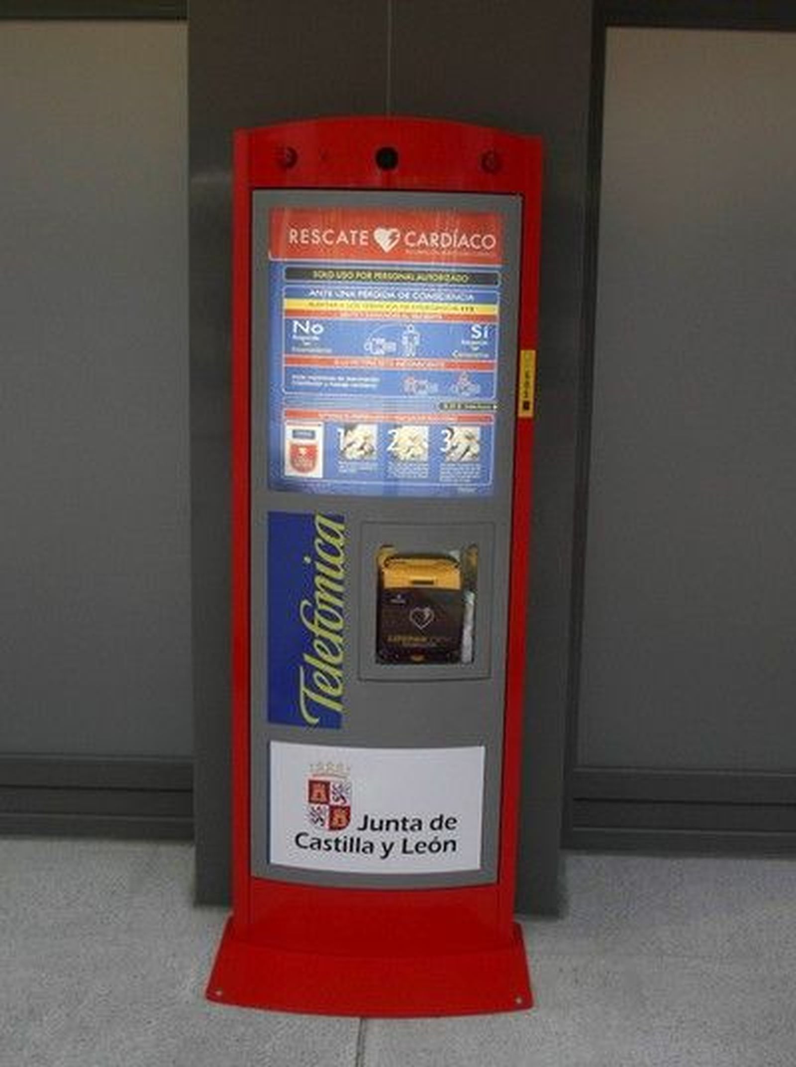 Desfibrilador externo semiautomático. ICAL. Archivo