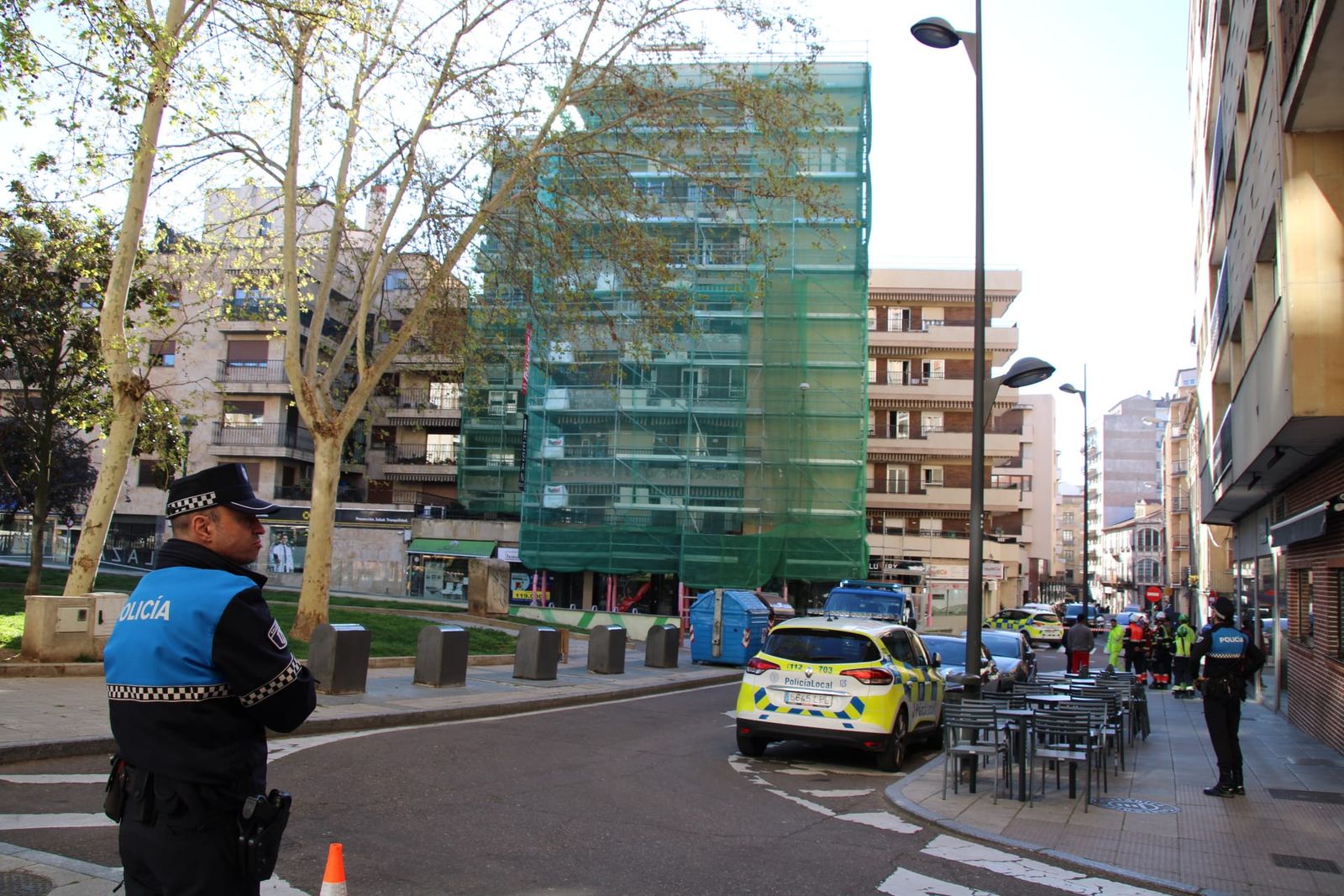 comprobacion-de-un-andamio-en-la-plaza-de-julian-sanchez-el-charro-fotos-s24h-5