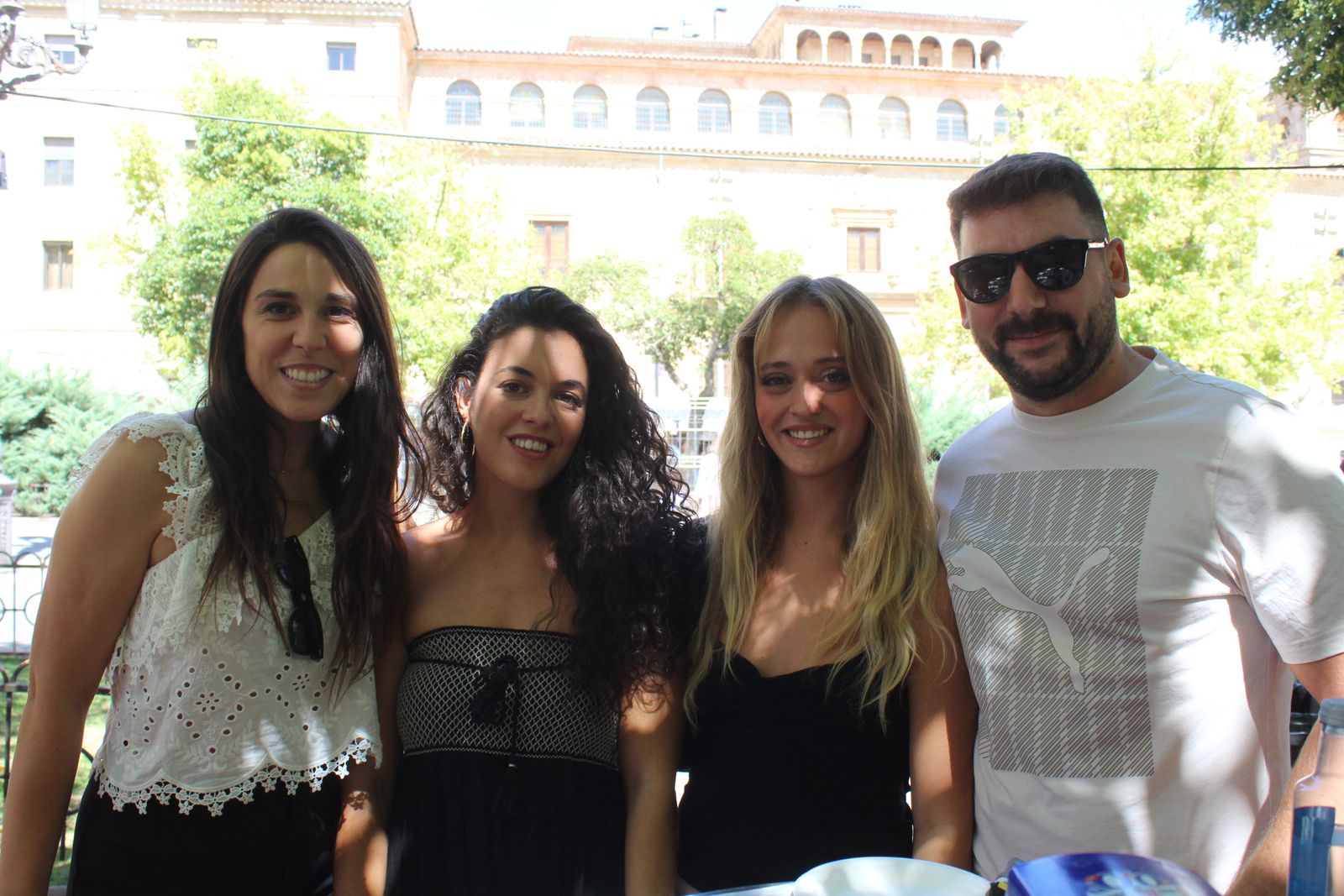Ambiente en la Feria de Día en el mediodía de este