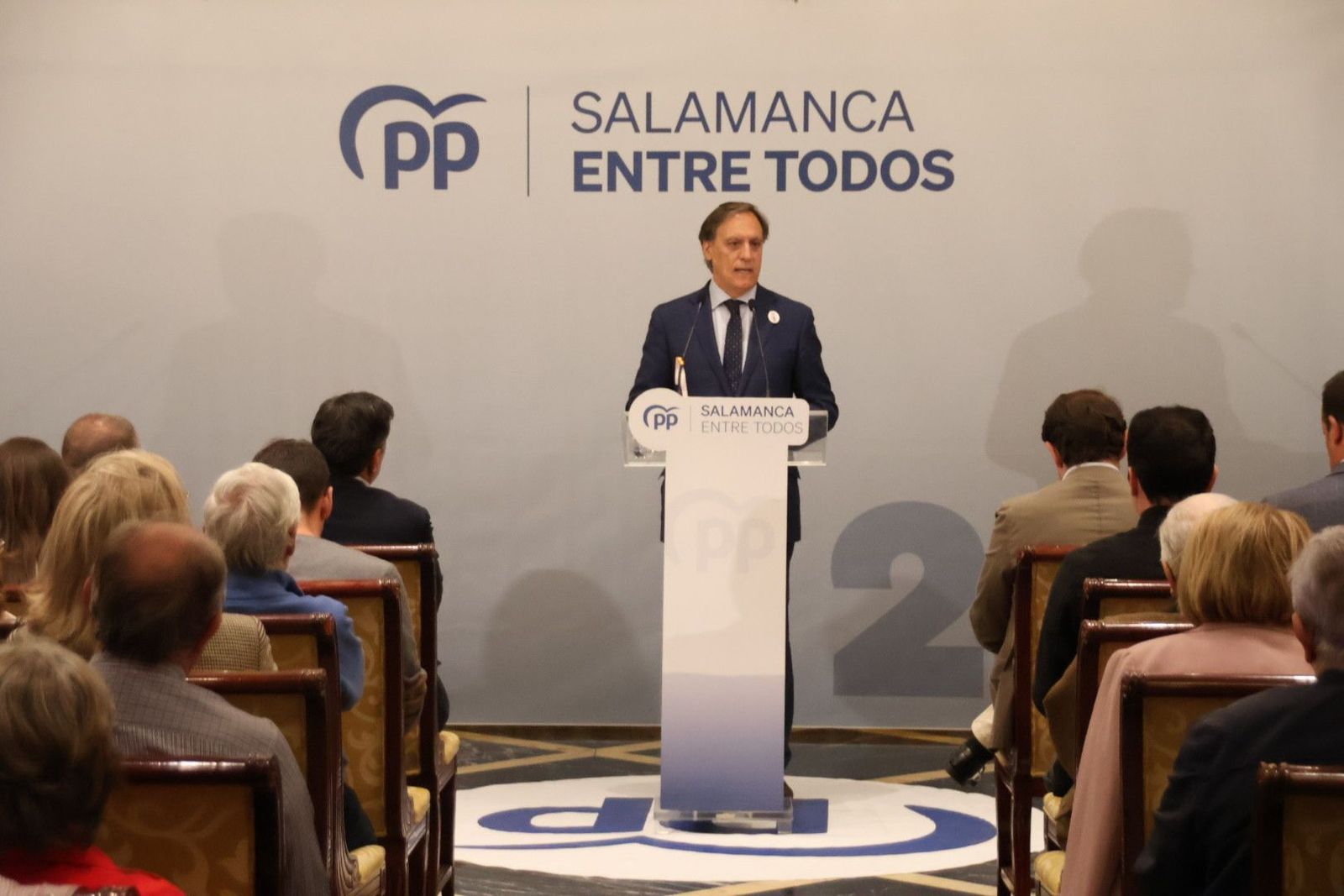 Carlos García Carbayo en el mitin de cierre de campaña