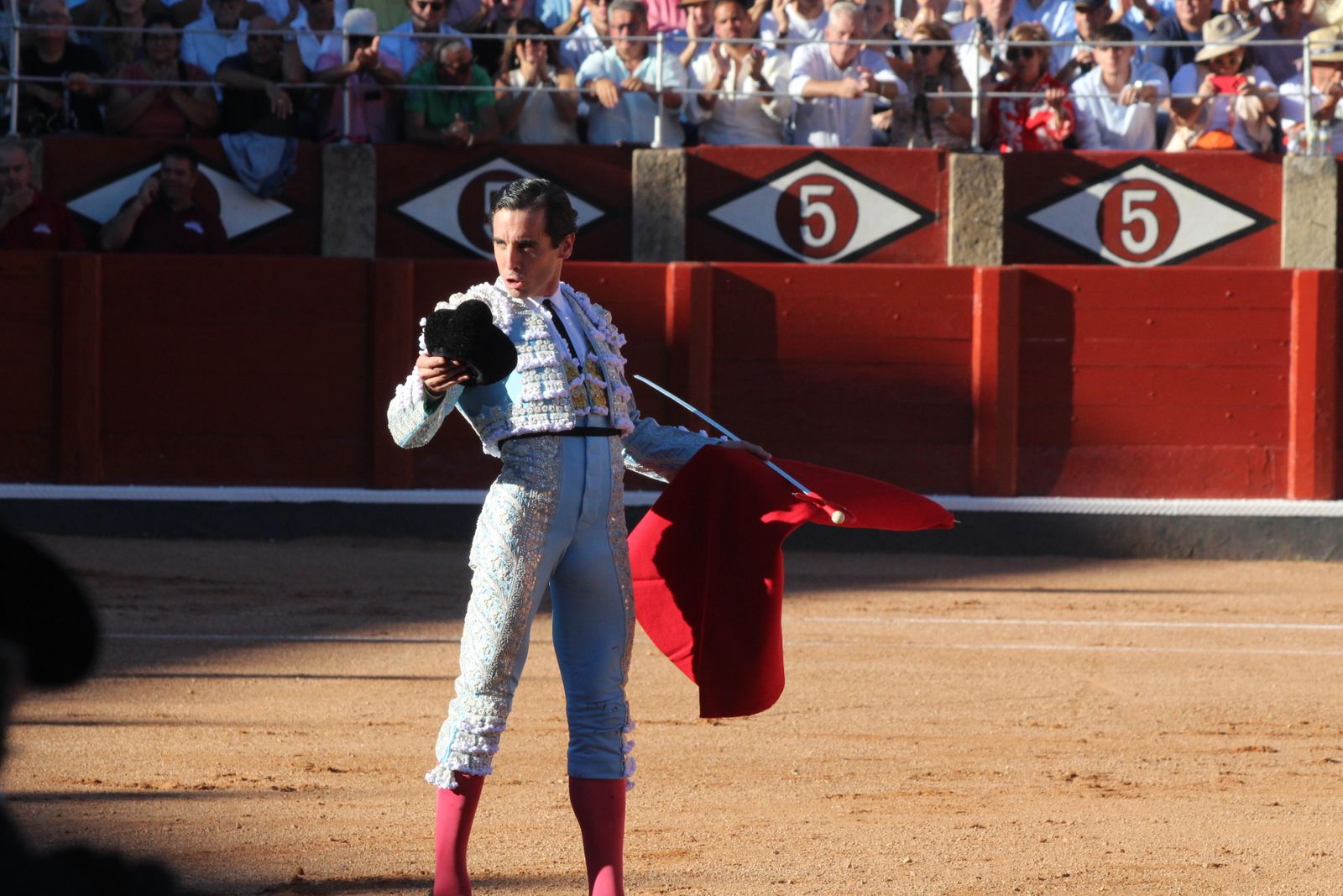 Emilio de Justo, Juan Ortega y Roca Rey inauguran el cartel de figuras en la feria de Salamanca: la corrida de Garcigrande en imágenes