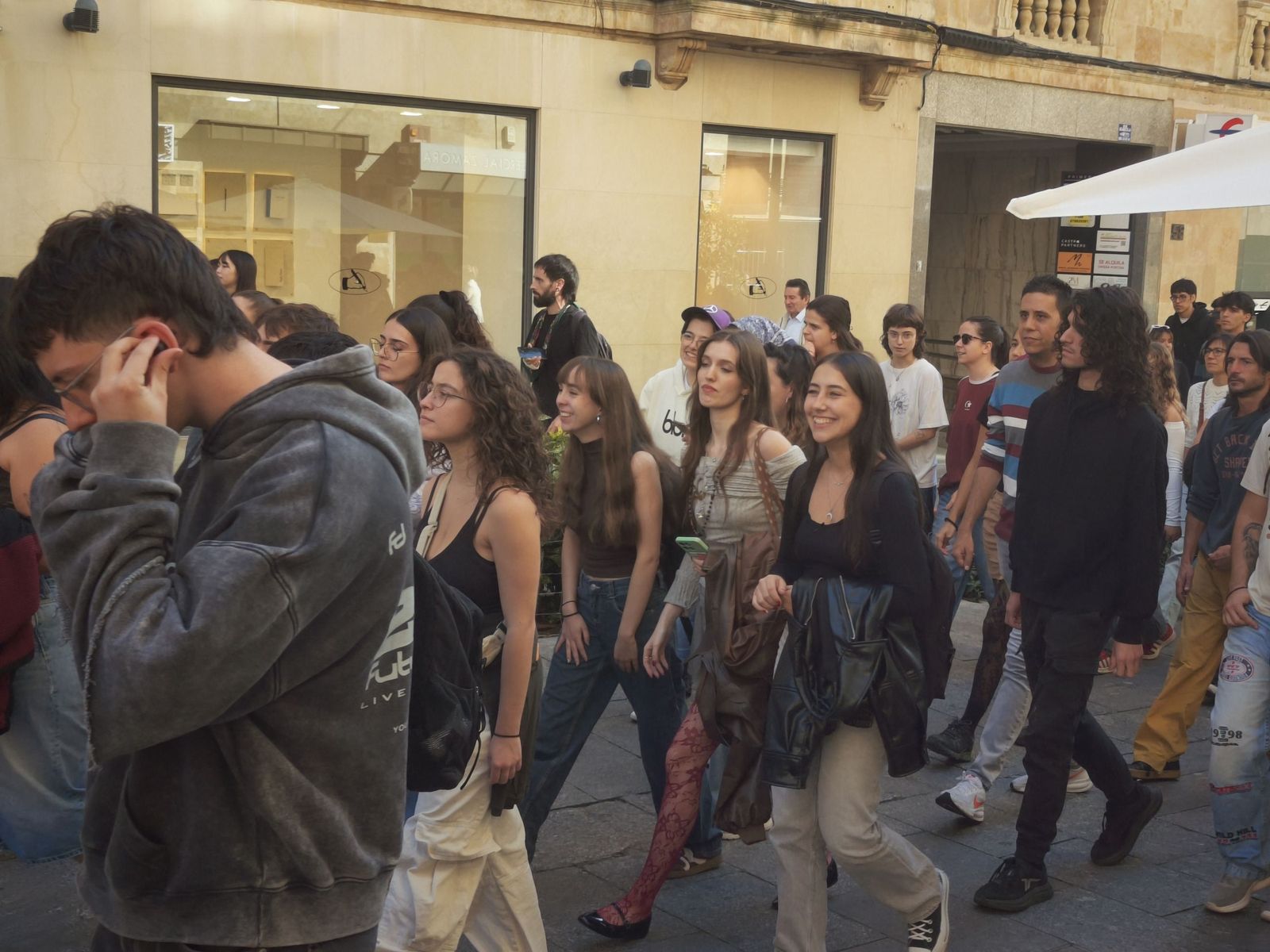 Los estudiantes de Salamanca recorren Salamanca alzando la voz por Palestina