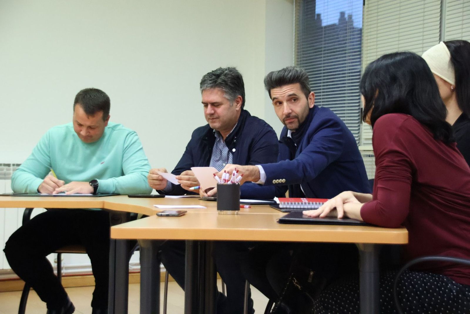 Pleno para la elección del nuevo alcalde en Doñinos. Foto archivo Pleno para la elección del nuevo alcalde en Doñinos. Foto archivo