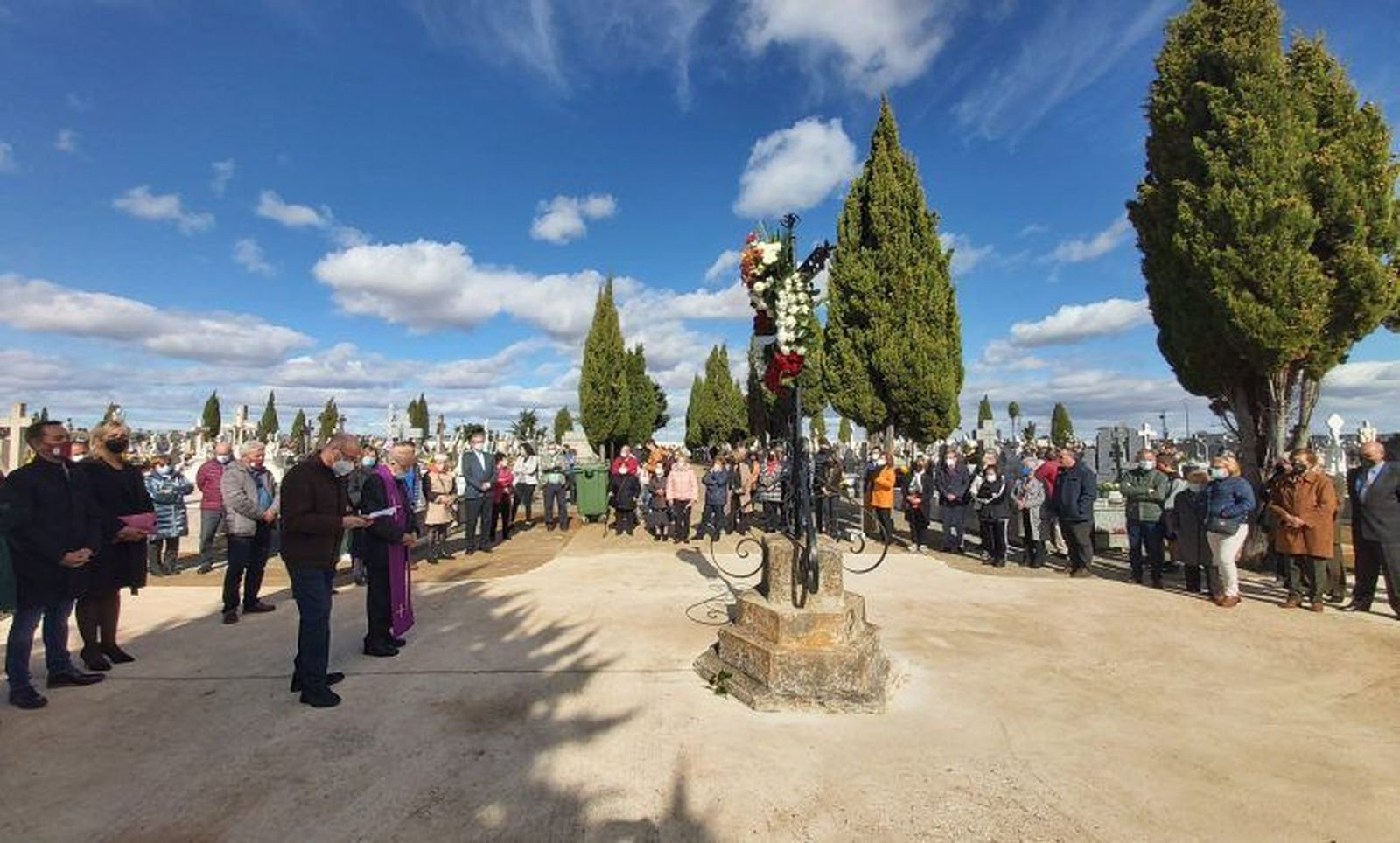 Acto en el cementerio de Benavente