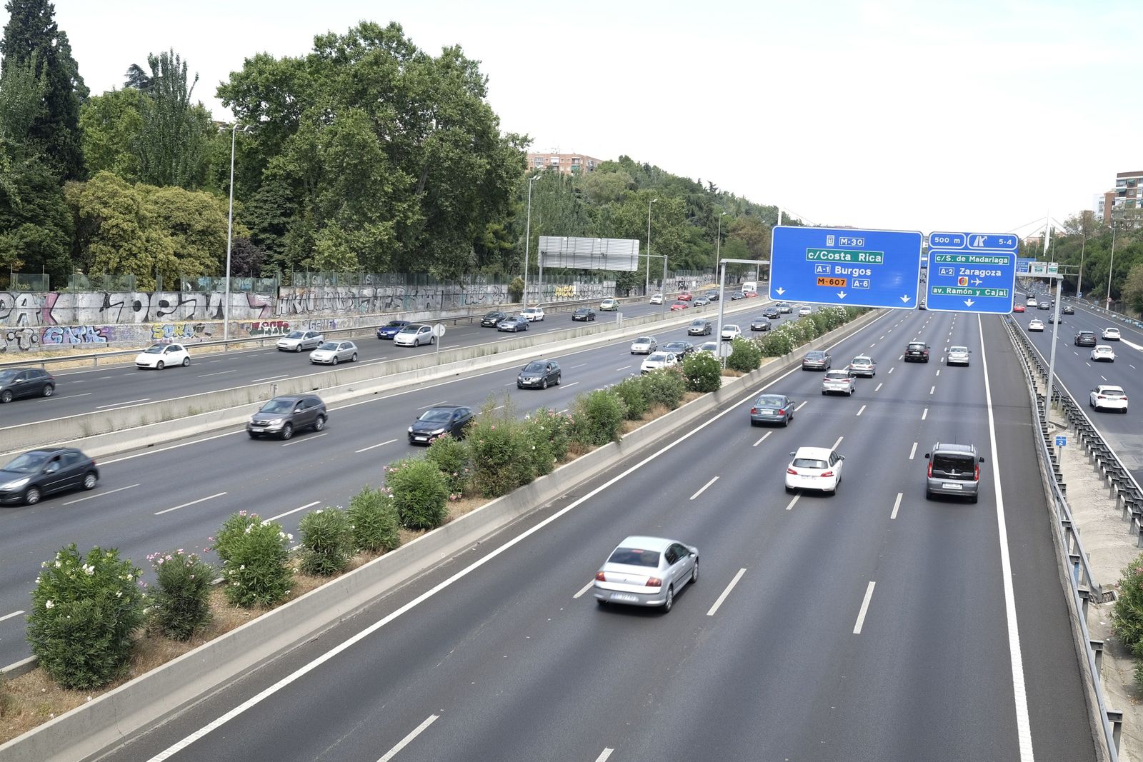 Fotos de recurso de coches, taxis, VTC, gruas, tráfico, carreteras, autovías