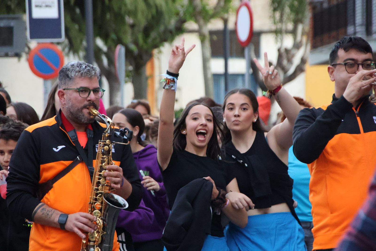  Villamayor, concentración y pasacalles de grupos y peñas