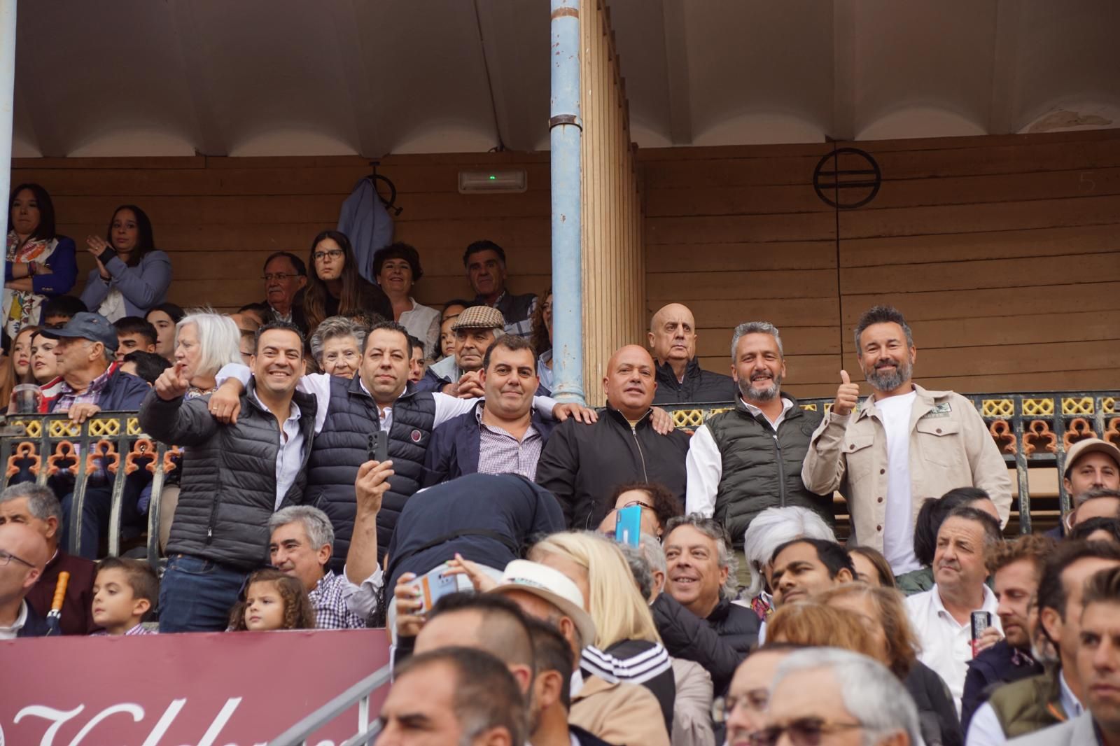 ambiente-en-el-patio-de-cuadrillas-de-la-glorieta-para-ver-a-sergio-galan-diego-ventura-y-guillermo-hermoso-de-mendoza-21-de-septiembre-de-2024-fotos-juanes-39