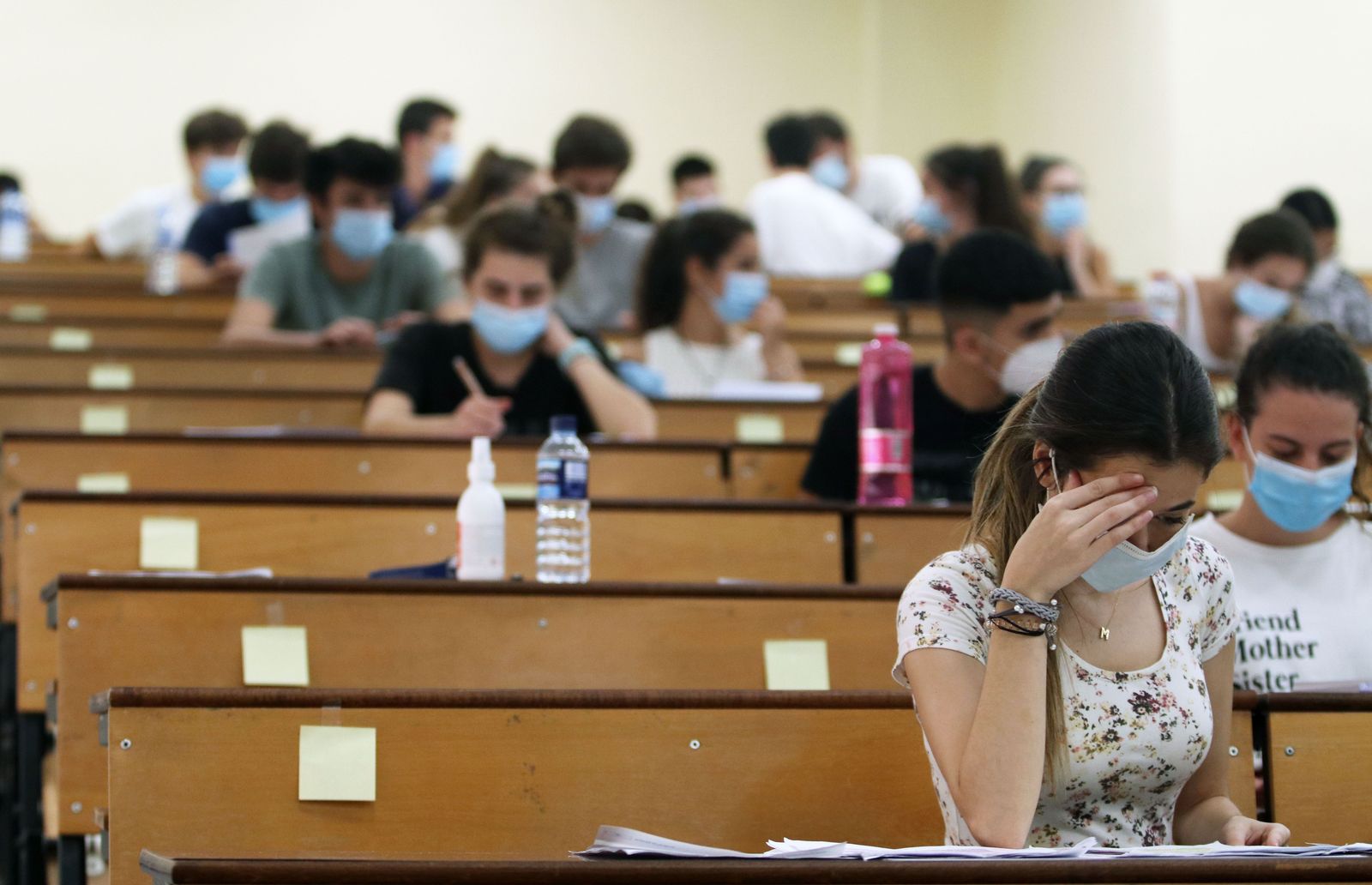 Estudiantes en las pruebas de Evaluación para el acceso a la Universidad. Foto de archivo