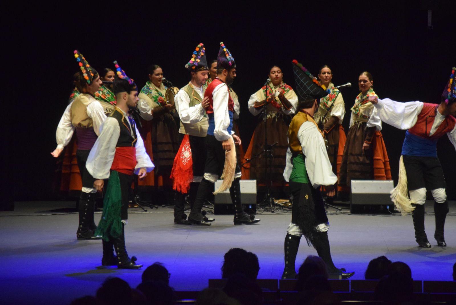gala-de-clausura-del-festival-internacional-de-folklore-de-zamora-32