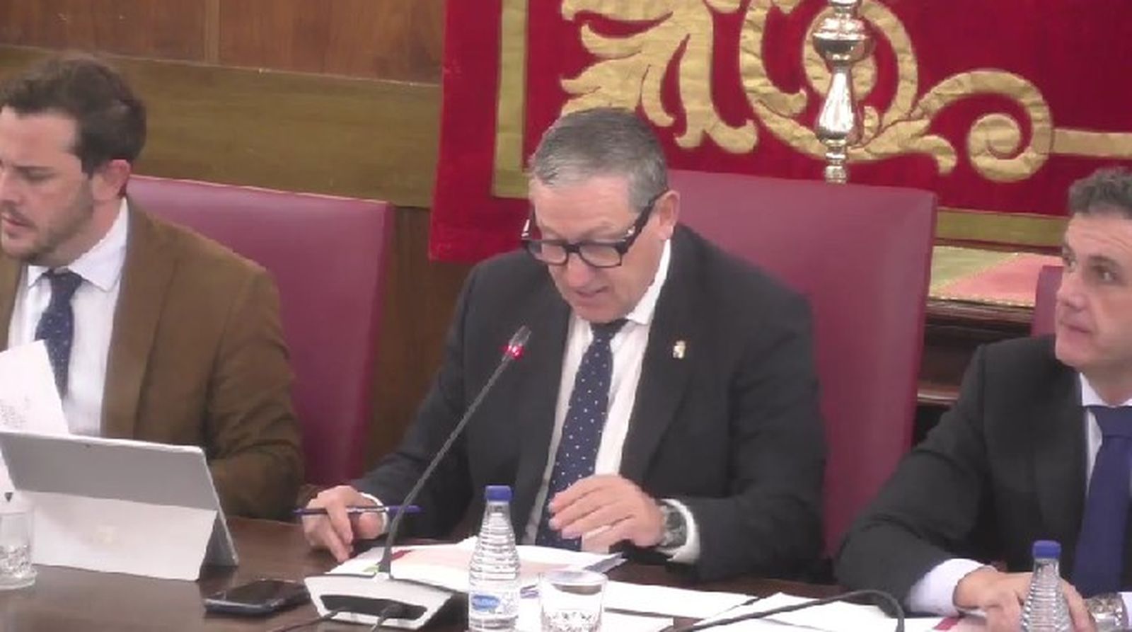 Javier Faúndez durante la celebración del pleno de este viernes