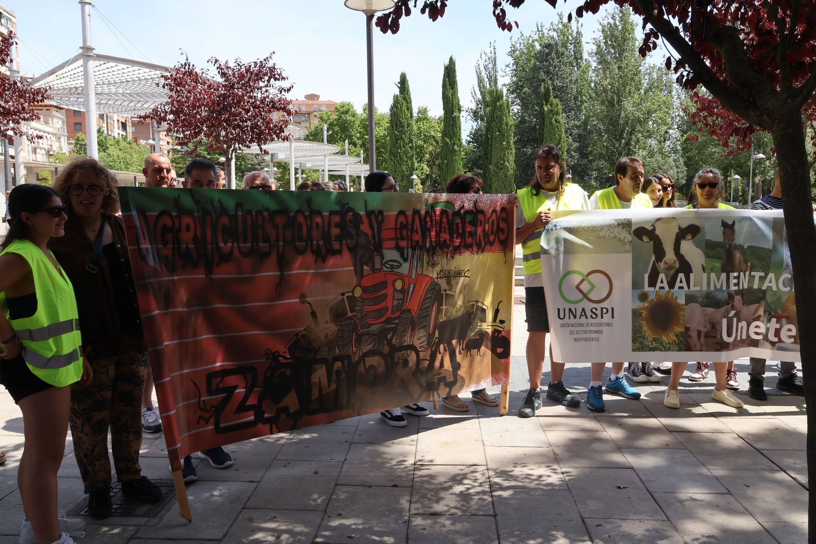 Marcha silenciosa en homenaje a David Lafoz (27).JPG