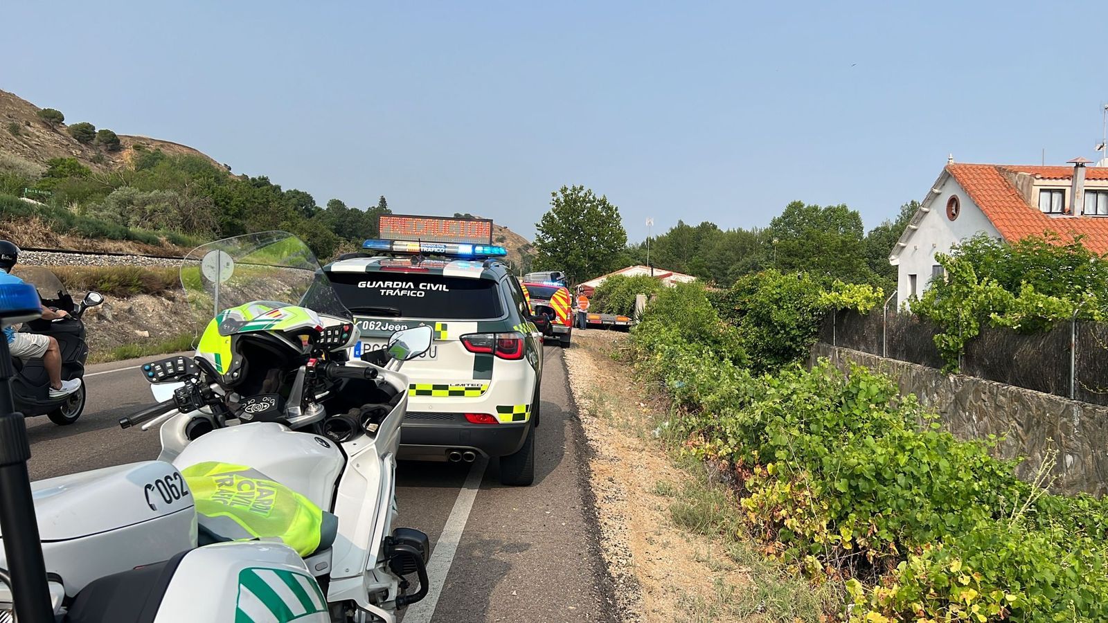 un-camion-se-empotra-contra-una-vivienda-en-la-carretera-de-aldealengua-5