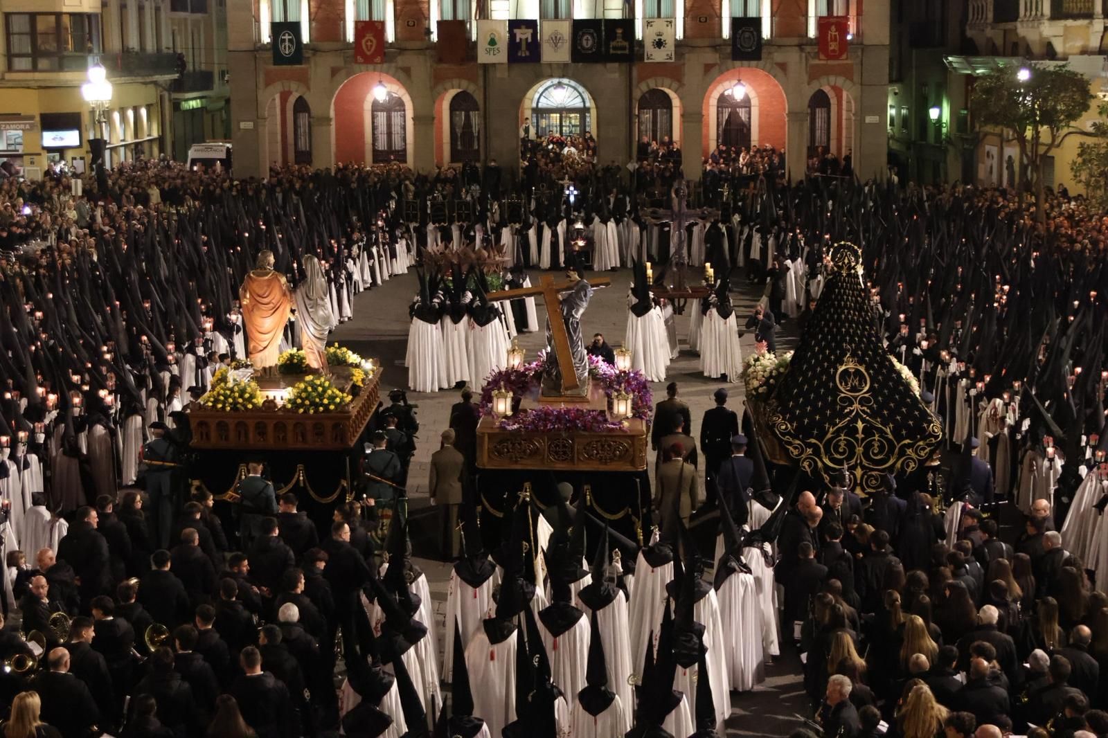 GALERÍA | Revive en imágenes la procesión de Jesús en su Tercera Caída