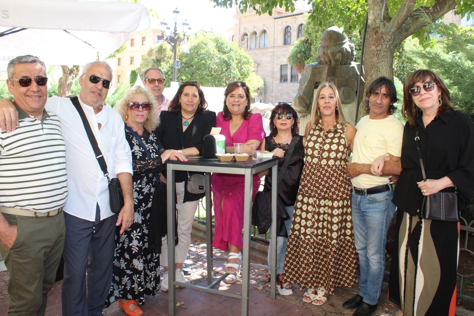 Ambiente en la Feria de Día en el mediodía de este jueves