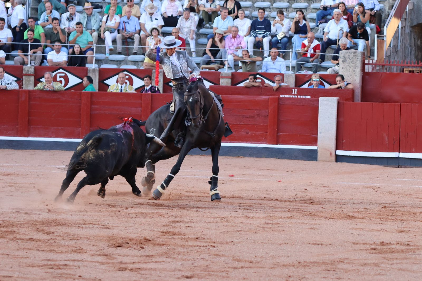 La Glorieta revive el aroma de la feria taurina con el primer festejo: Lea Vicens, Raquel Martín y Olga Casado
