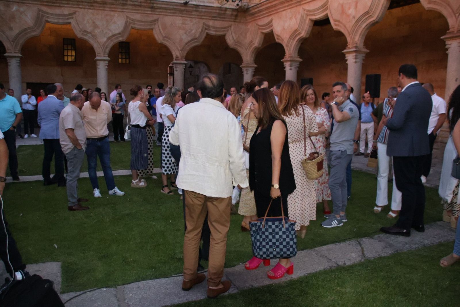 Alfonso Fernandez Mañueco,  Carlos García Carbayo, y José Antonio Bermúdez de Castro, intervienen en un acto con afiliados y simpatizantes