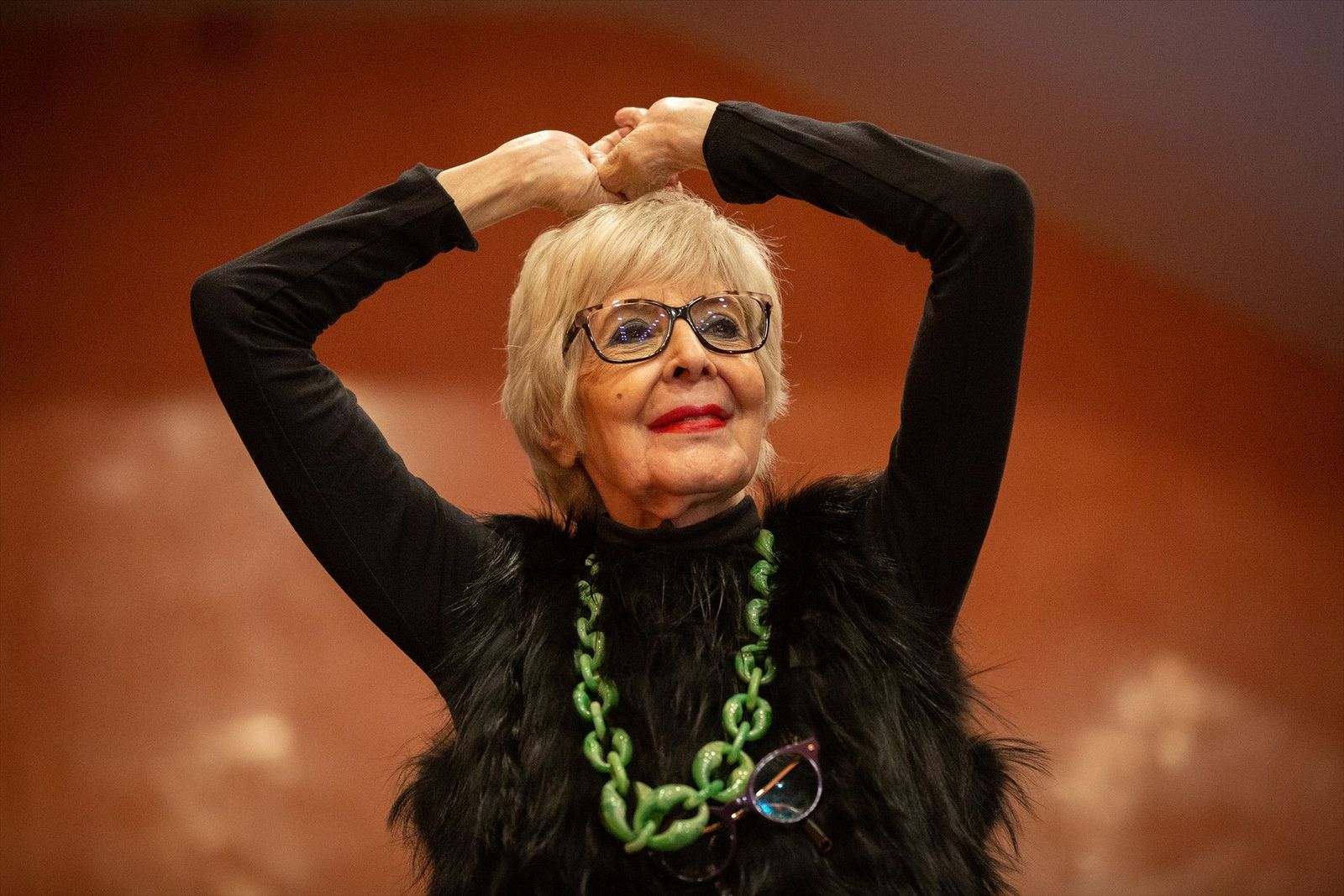 La actriz Concha Velasco posa en la presentación de su obra `El Funeral´, cuyo director es su hijo Manuel Martínez Velasco, en el Teatro Borràs, en Barcelona (España), a 11 de febrero de 2020.