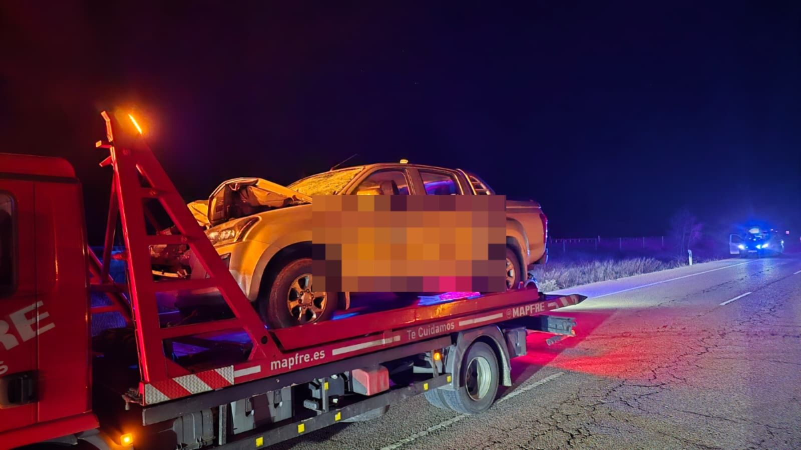 Estado en el que ha quedado el vehículo que ha atropellado mortalmente a un varón en Aldehuela de la Bóveda