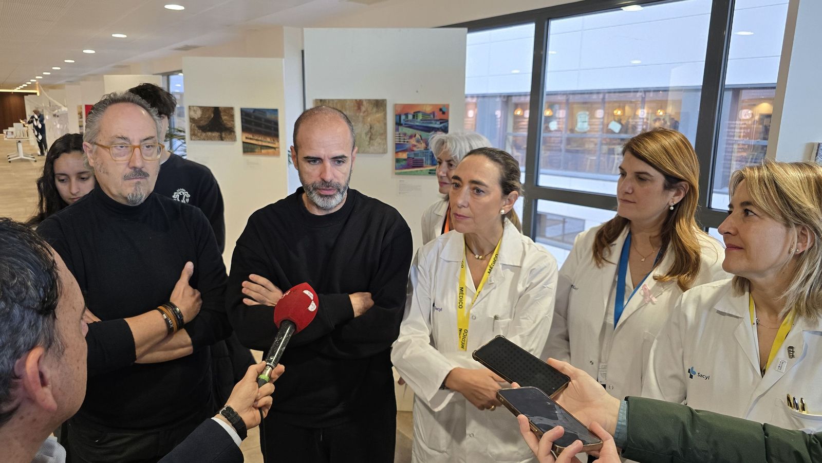 “La arquitectura como huella temporal: reflexión plástica sobre el Hospital Universitario de Salamanca”