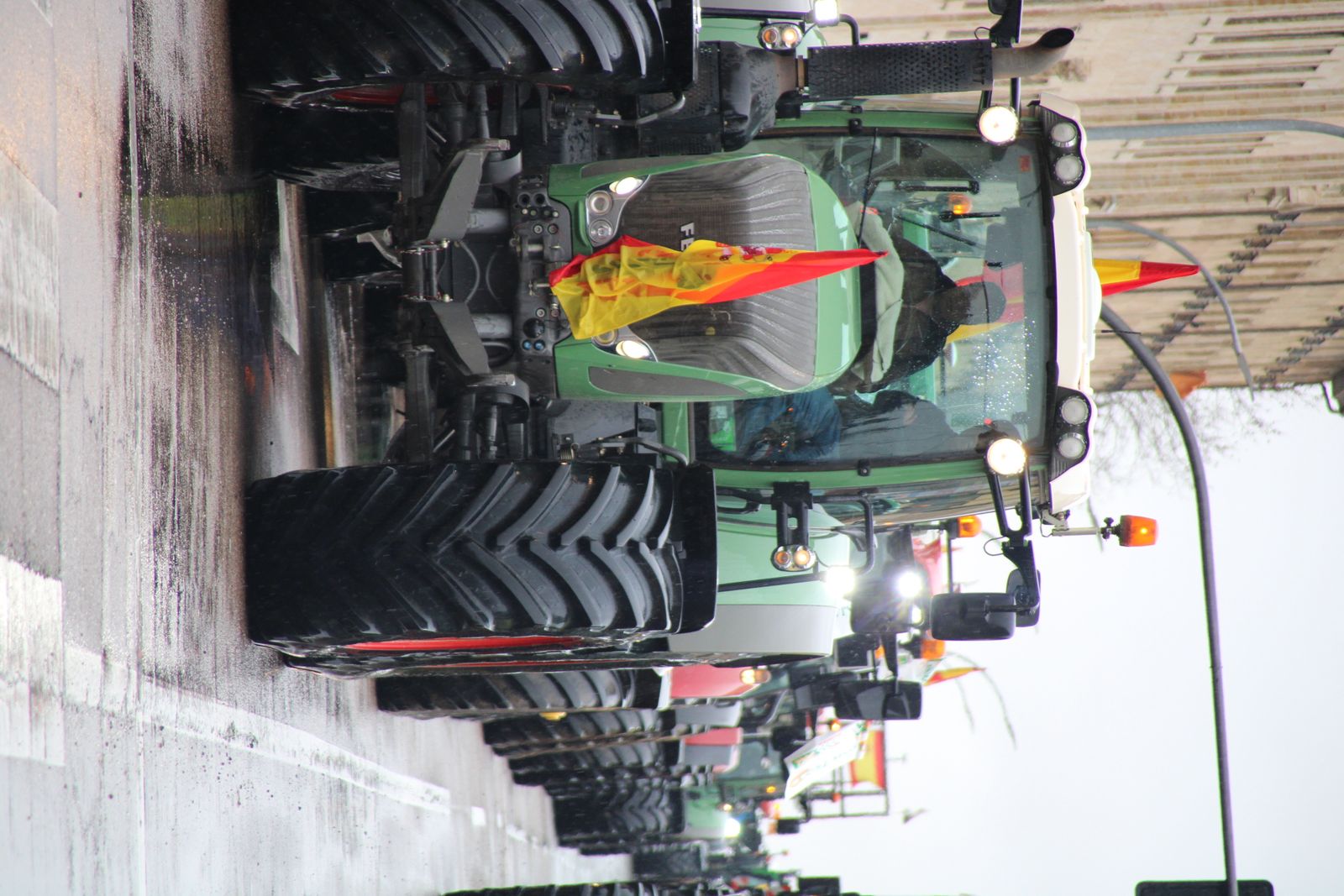 En imágenes la marcha con tractores y vehículos de campo en Salamanca en protesta contra Mercosur