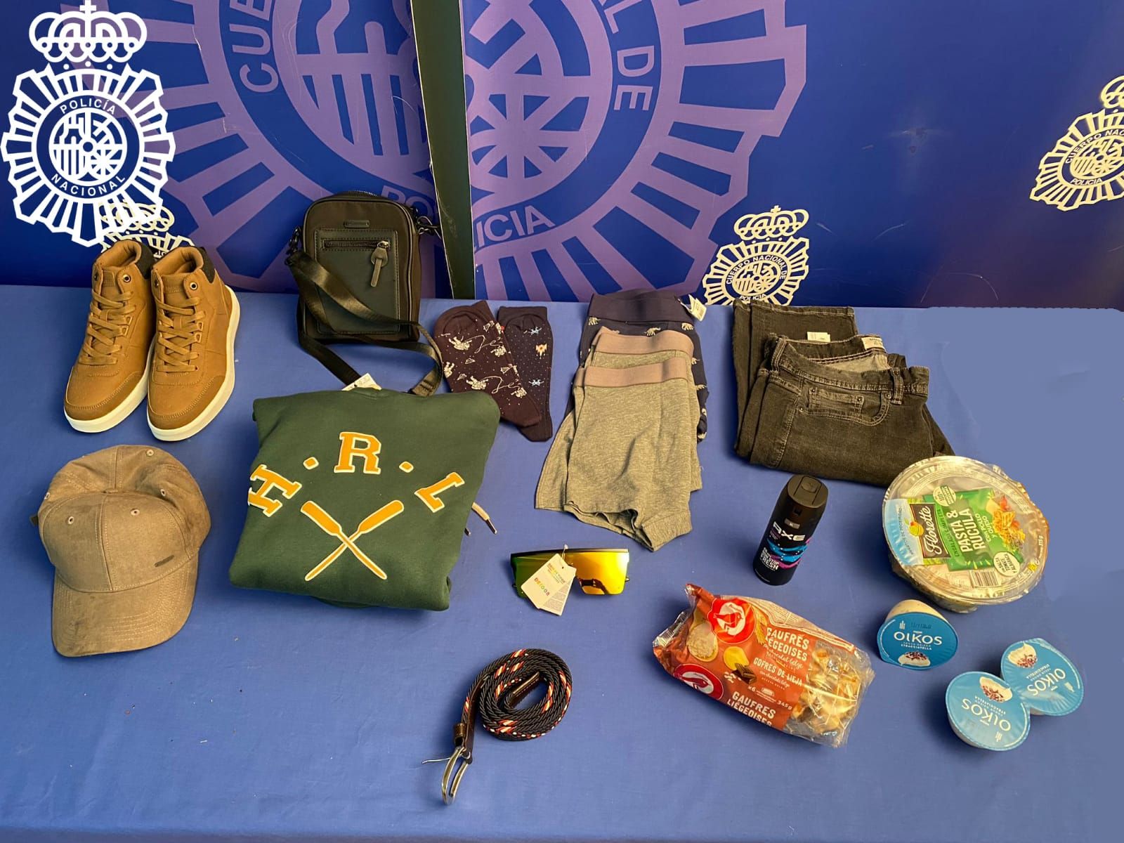 Productos robados por el joven detenido este martes en Salamanca