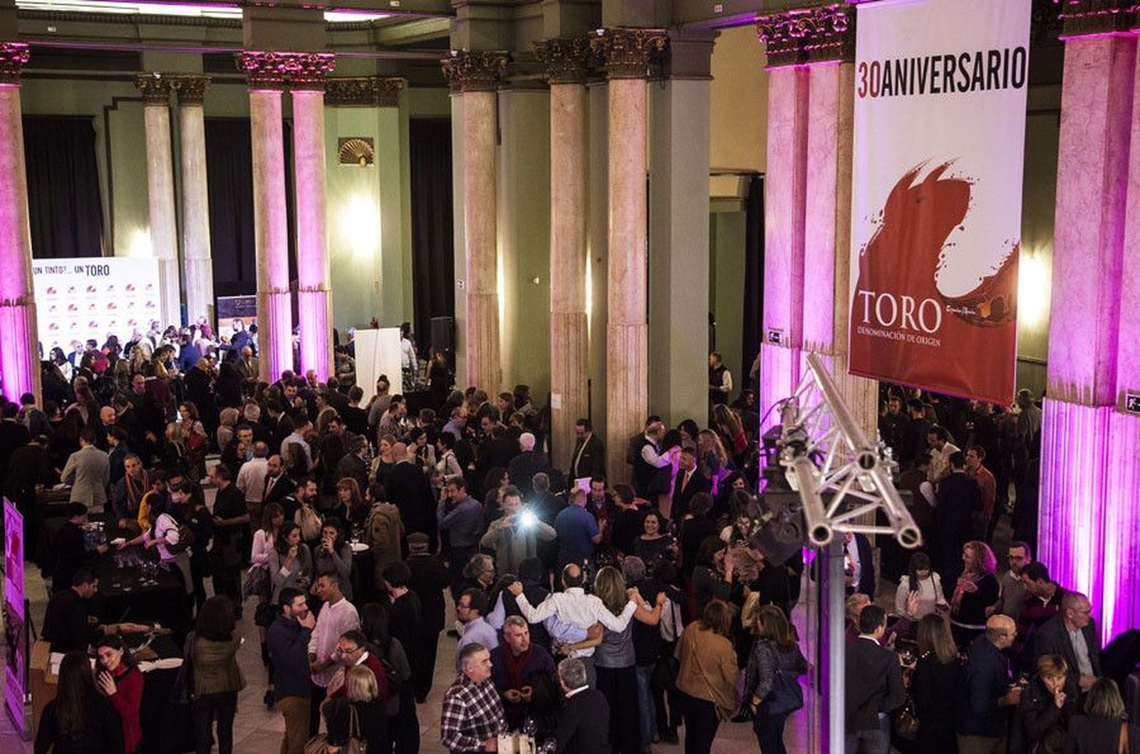 Asistentes en el Cículo de Bellas Artes