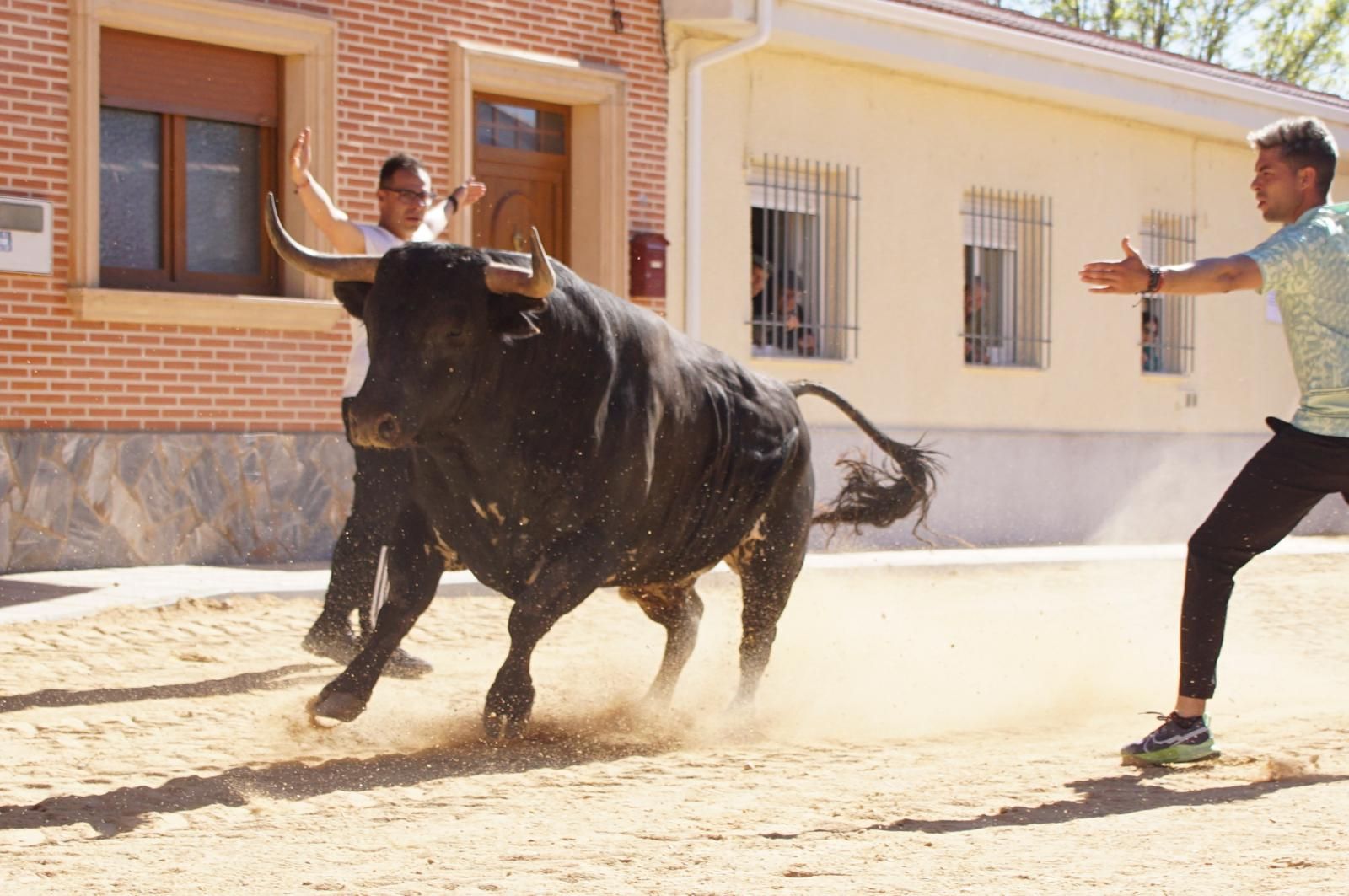 whatsapp-image-2025-04-26-at-19-02-02-1