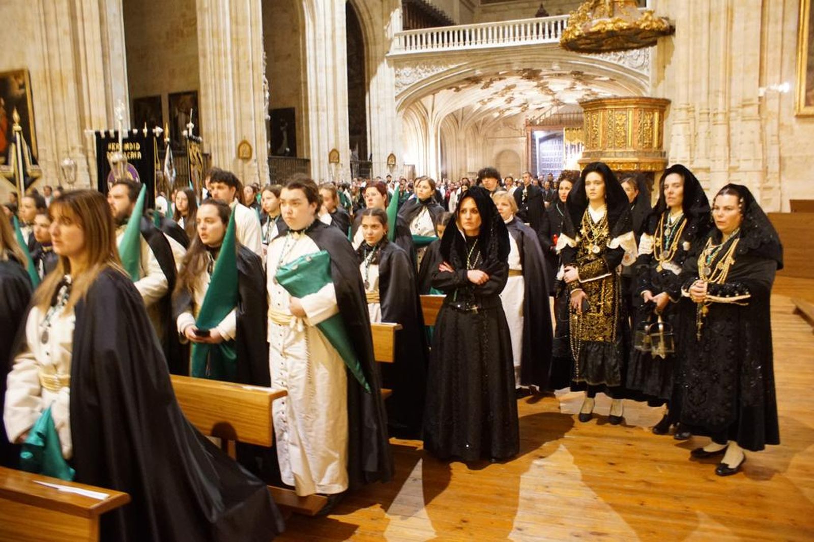 suspendida-por-la-lluvia-la-procesion-de-la-hermandad-dominicana-3