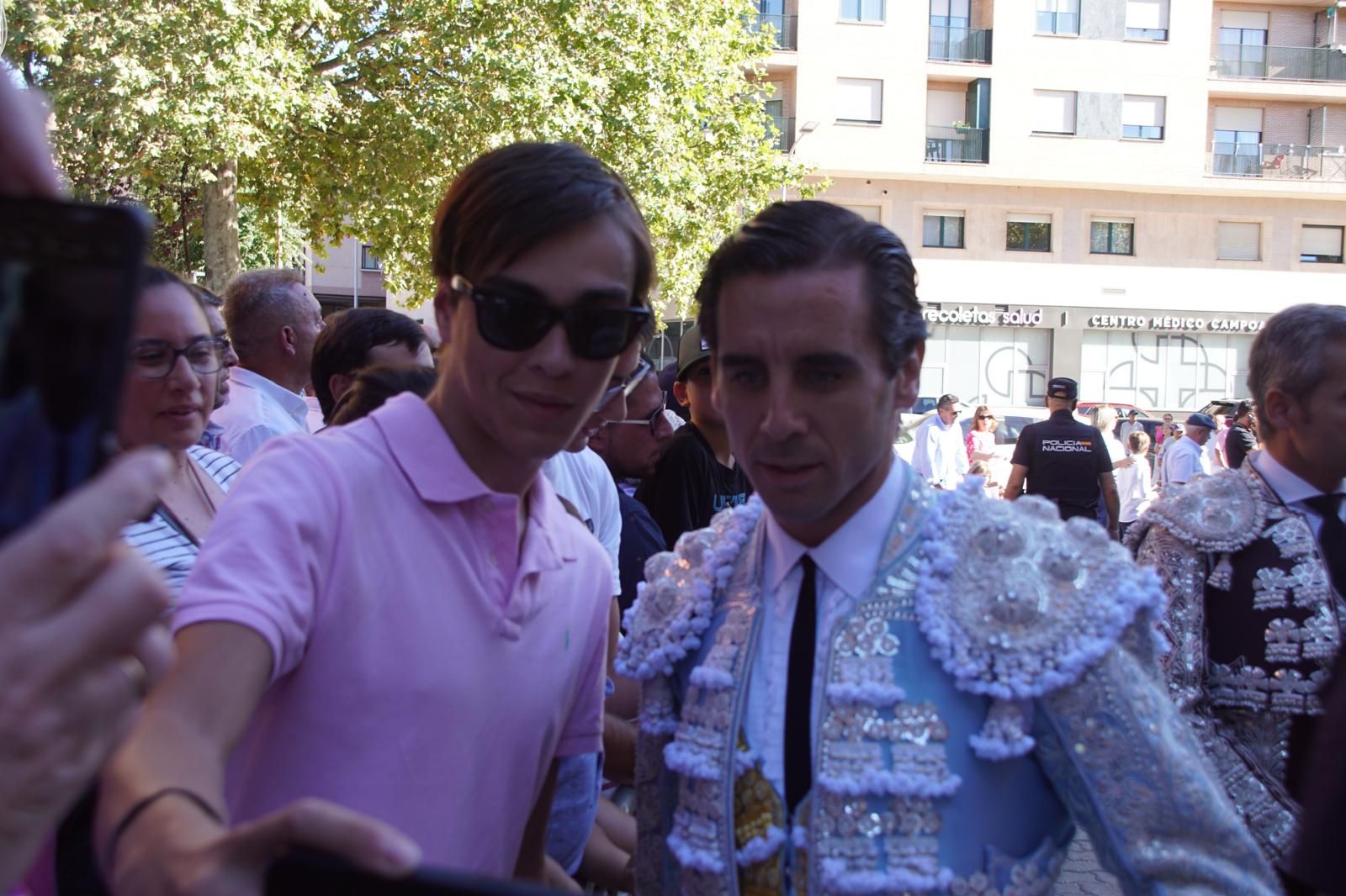 Así ha vivido la afición de La Glorieta el primer cartel de figuras de la feria: imágenes del ambiente en los tendidos y en el patio de cuadrillas