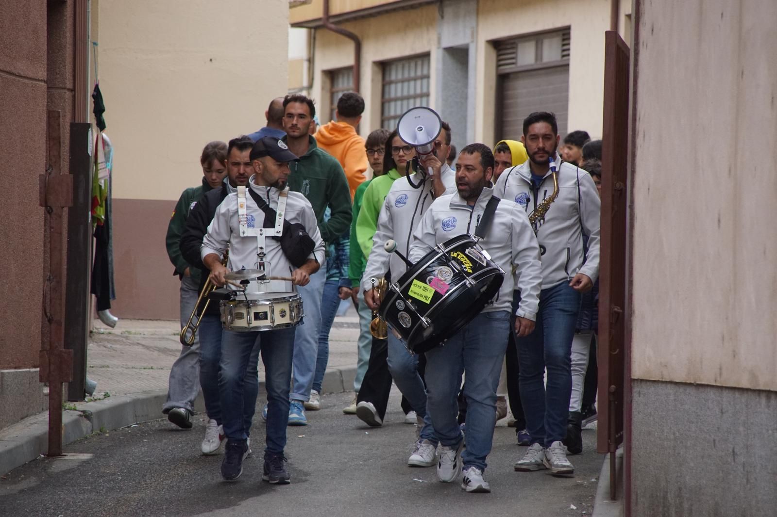 Alba de Tormes celebra un encierro, capea y encierro de minibueyes