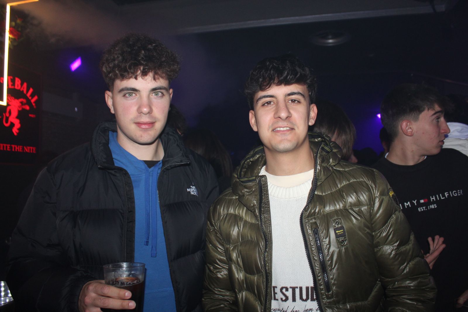 El Fin de Año Universitario continua por los bares de la capital del Tormes tras las doce campanadas