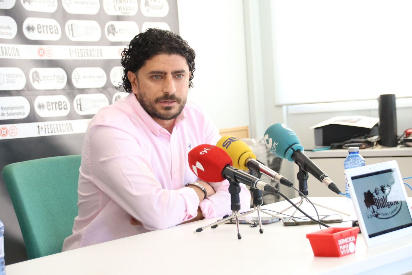 GALERÍA | Presentación de Dani Llácer como primer entrenador de Unionistas