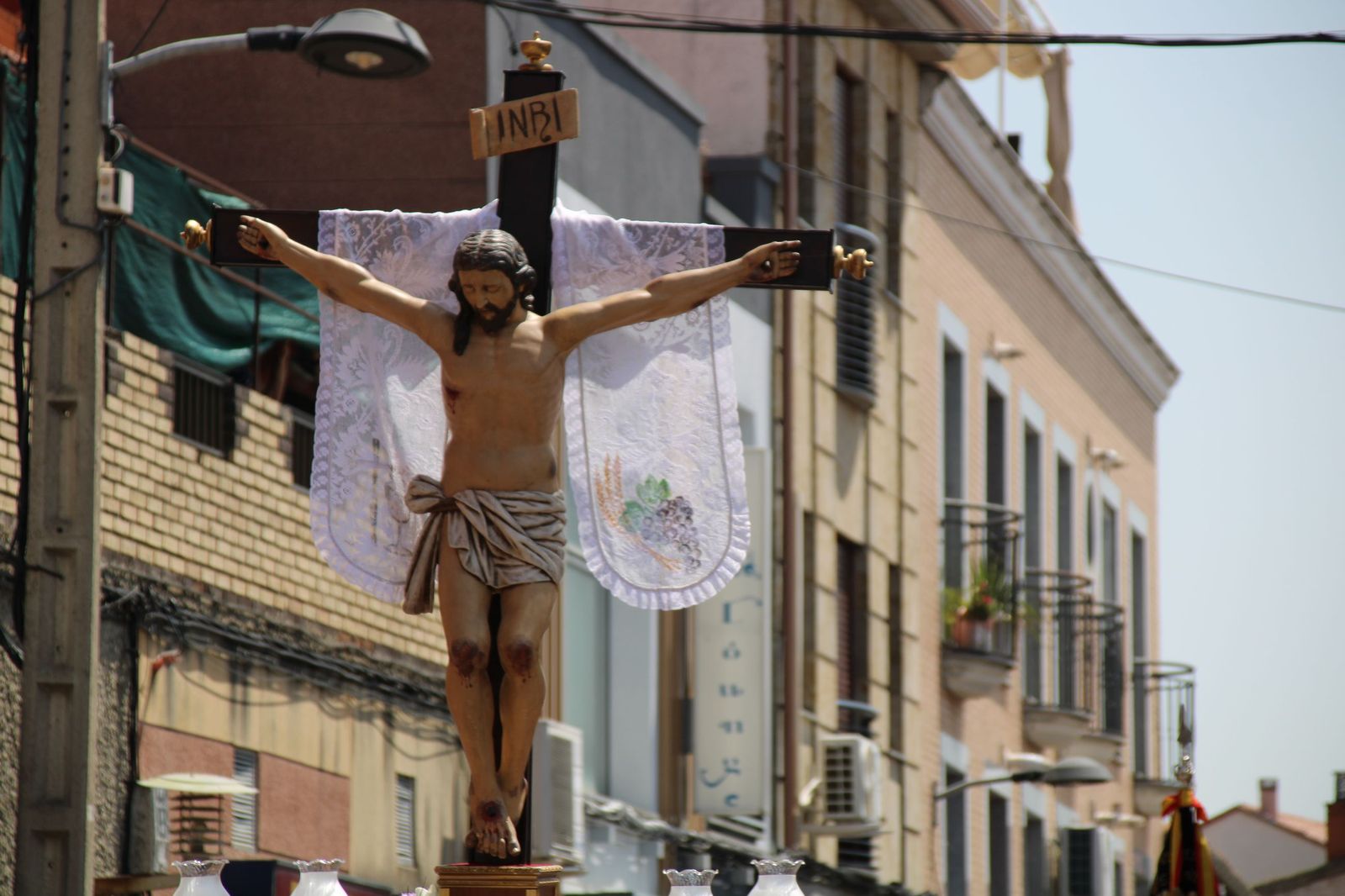 Procesión en honor al Cristo de las Batallas en Castellanos de Moriscos