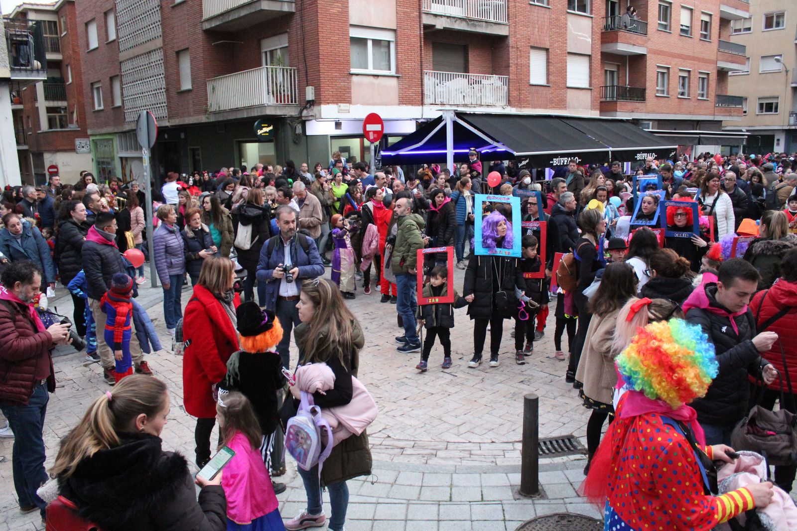desfile-de-disfraces-de-carnaval-del-barrio-del-oeste-3