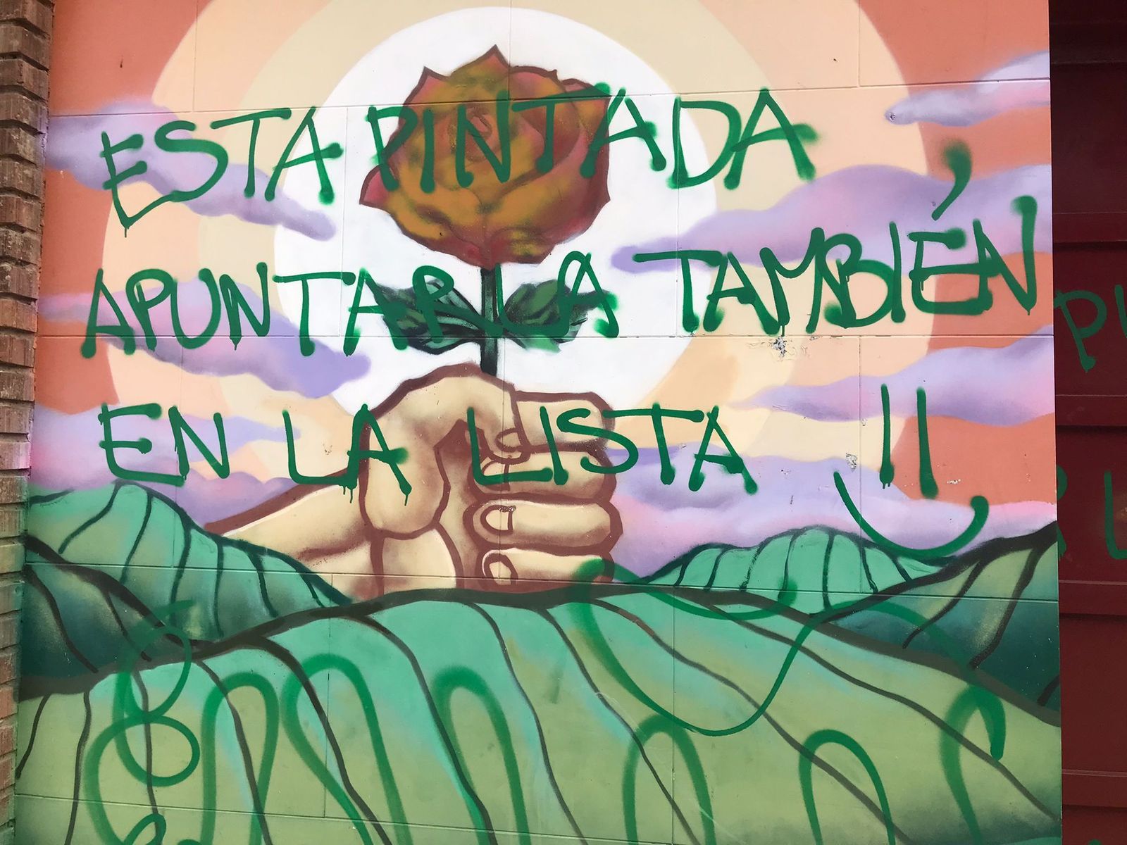 Pintadas vandálicas en el PSOE de Zamora 2