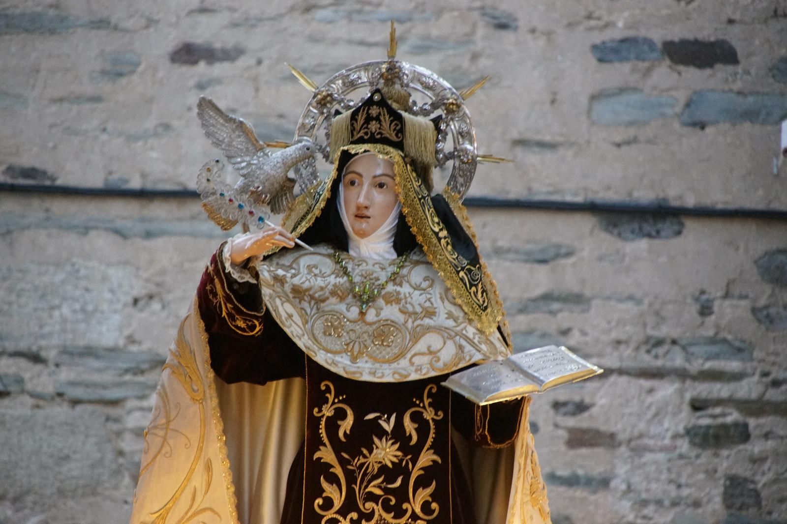 Procesión del regreso a clausura de Santa Teresa de Jesús